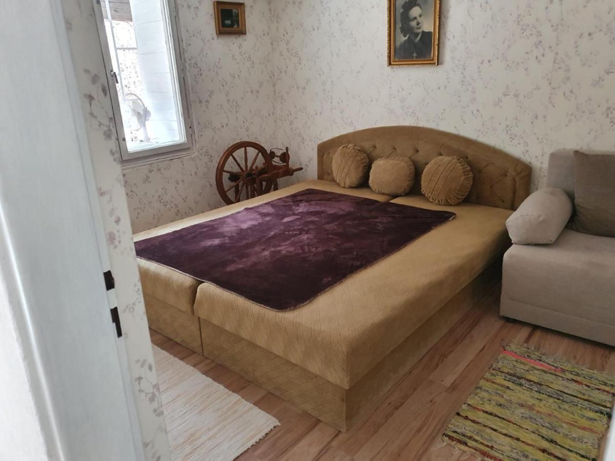 Horska Chata V Srdci Kremnickych Hor Banská Bystrica Exterior photo