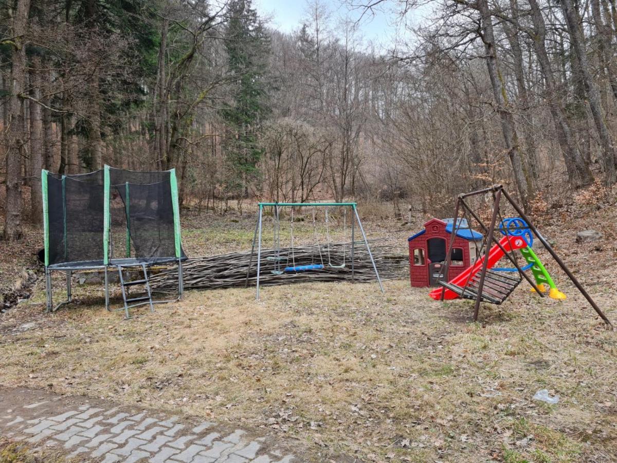 Horska Chata V Srdci Kremnickych Hor Banská Bystrica Exterior photo